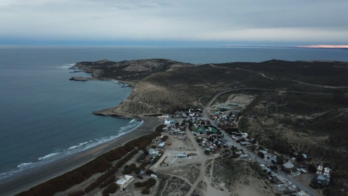 Puerto Pirámides trabaja a contrarreloj para asegurar el agua potable durante el verano