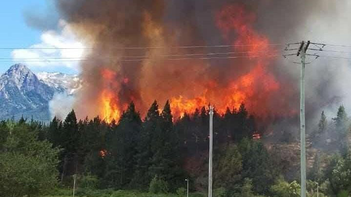 Incendio forestal en Epuyén