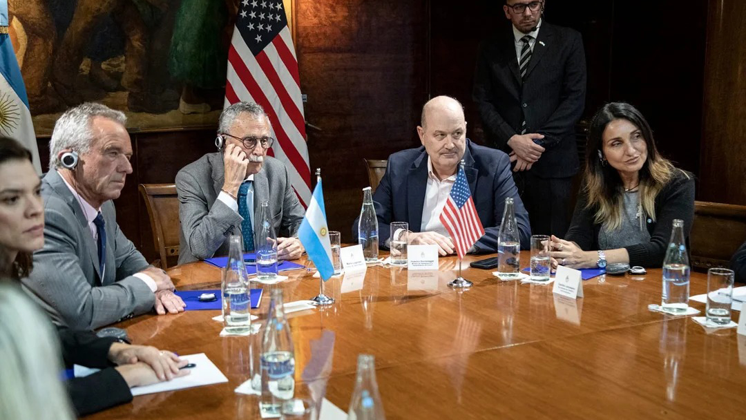 El Gobierno confirmó la salida de la OMS
