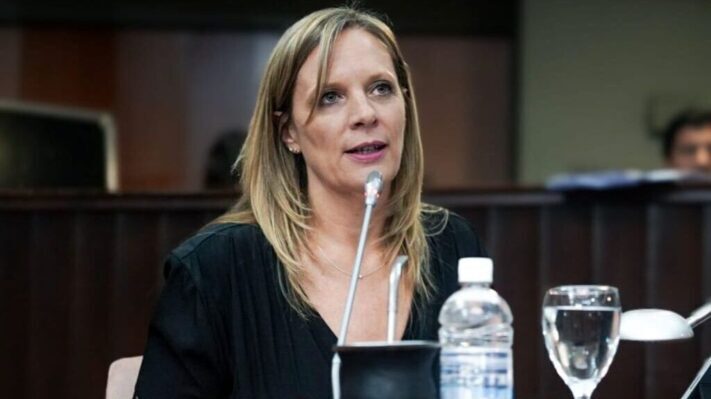 Vanesa Abril cuestionó al Ejecutivo por “leyes vacías” y falta de previsión en la gestión económica