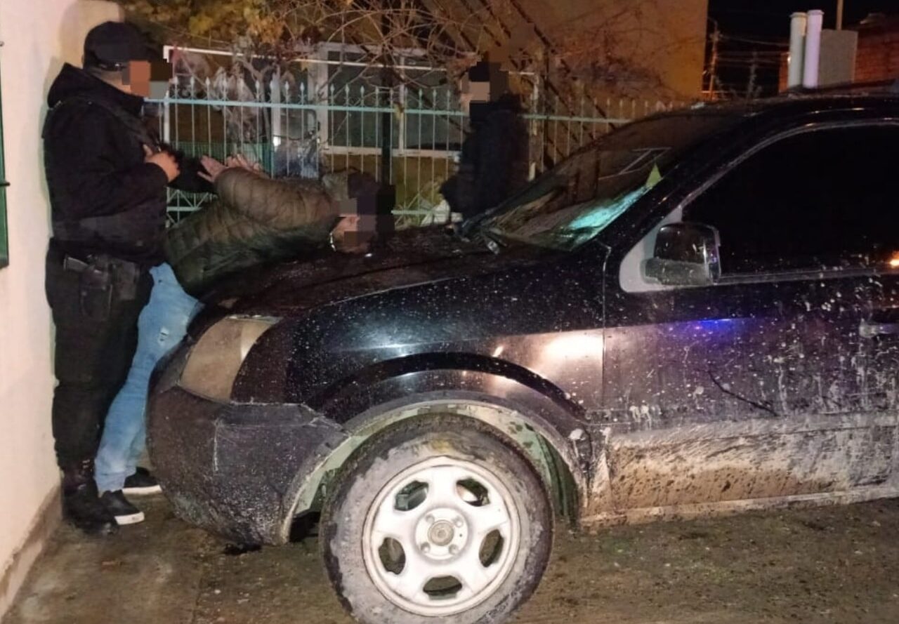 Intentó atropellar a personal de un control vehicular y terminó detenido