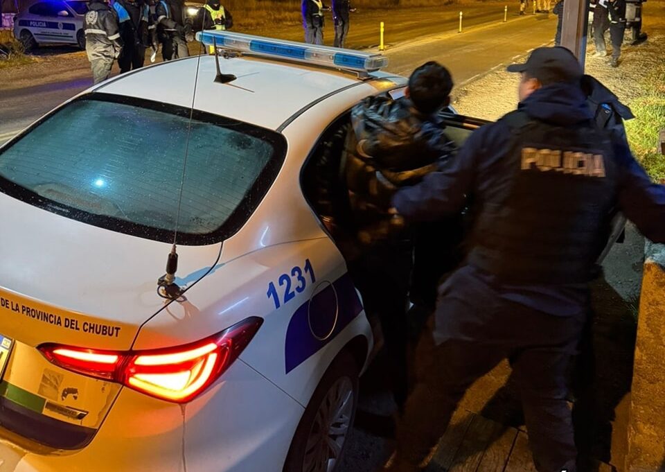 Detienen a un hombre con pedido de captura en un control policial en Esquel