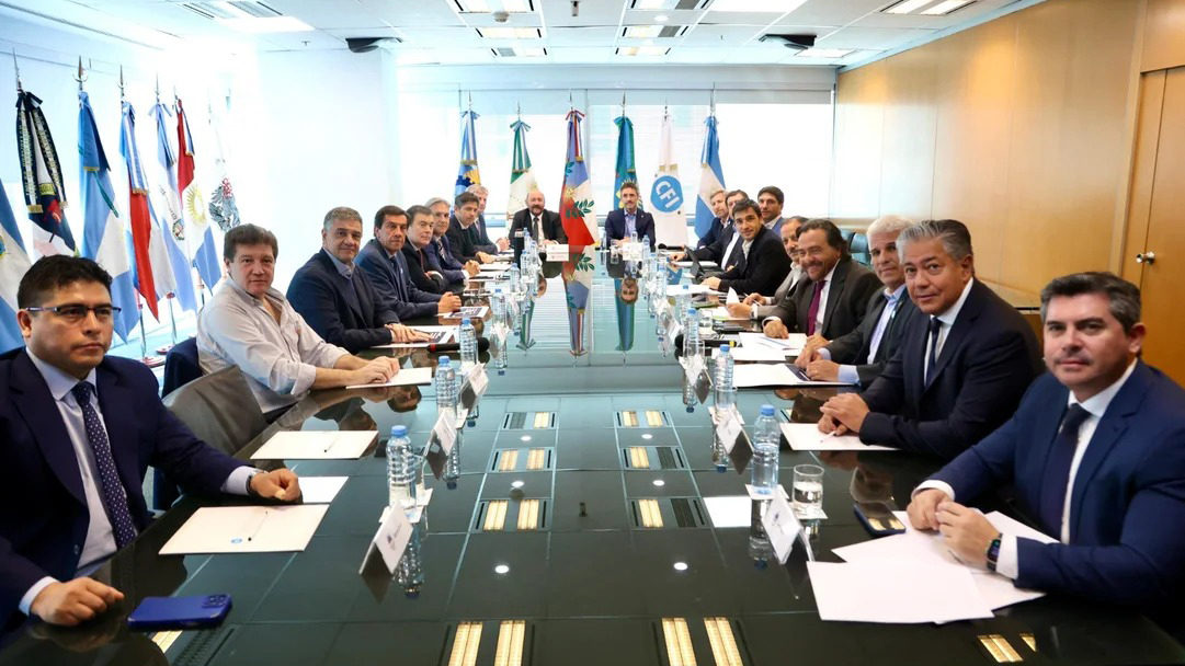 Gobernadores acuerdan con Nación por los «dólares del colchón»