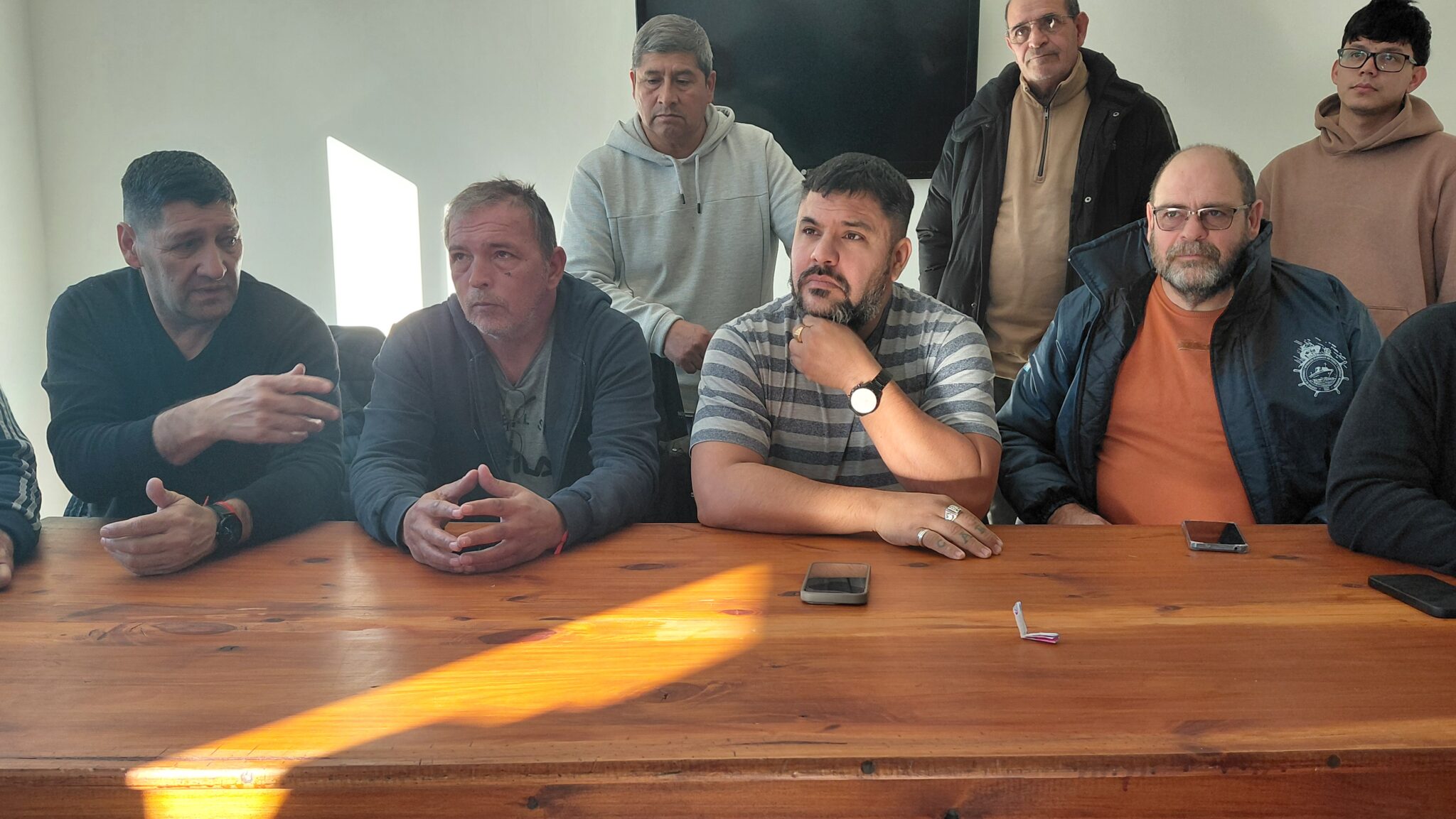 Escala el conflicto pesquero: Desde esta medianoche se paraliza toda la flota congeladora