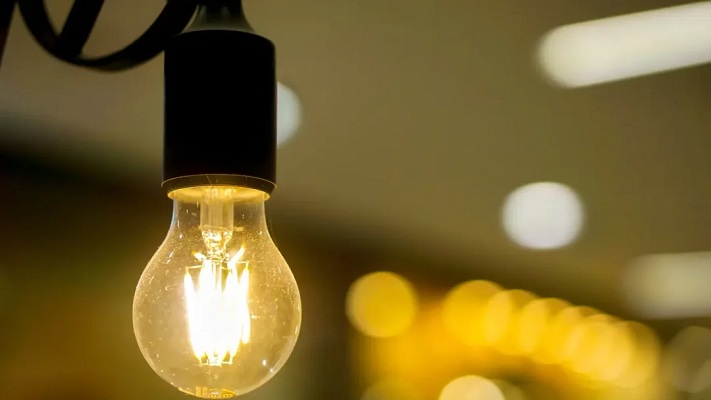 El Gobierno amplió el consumo subsidiado de luz a usuarios sin acceso al gas