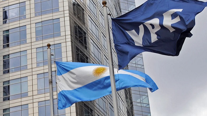 Frenan el fallo que ordena entregar el 51% de las acciones de YPF