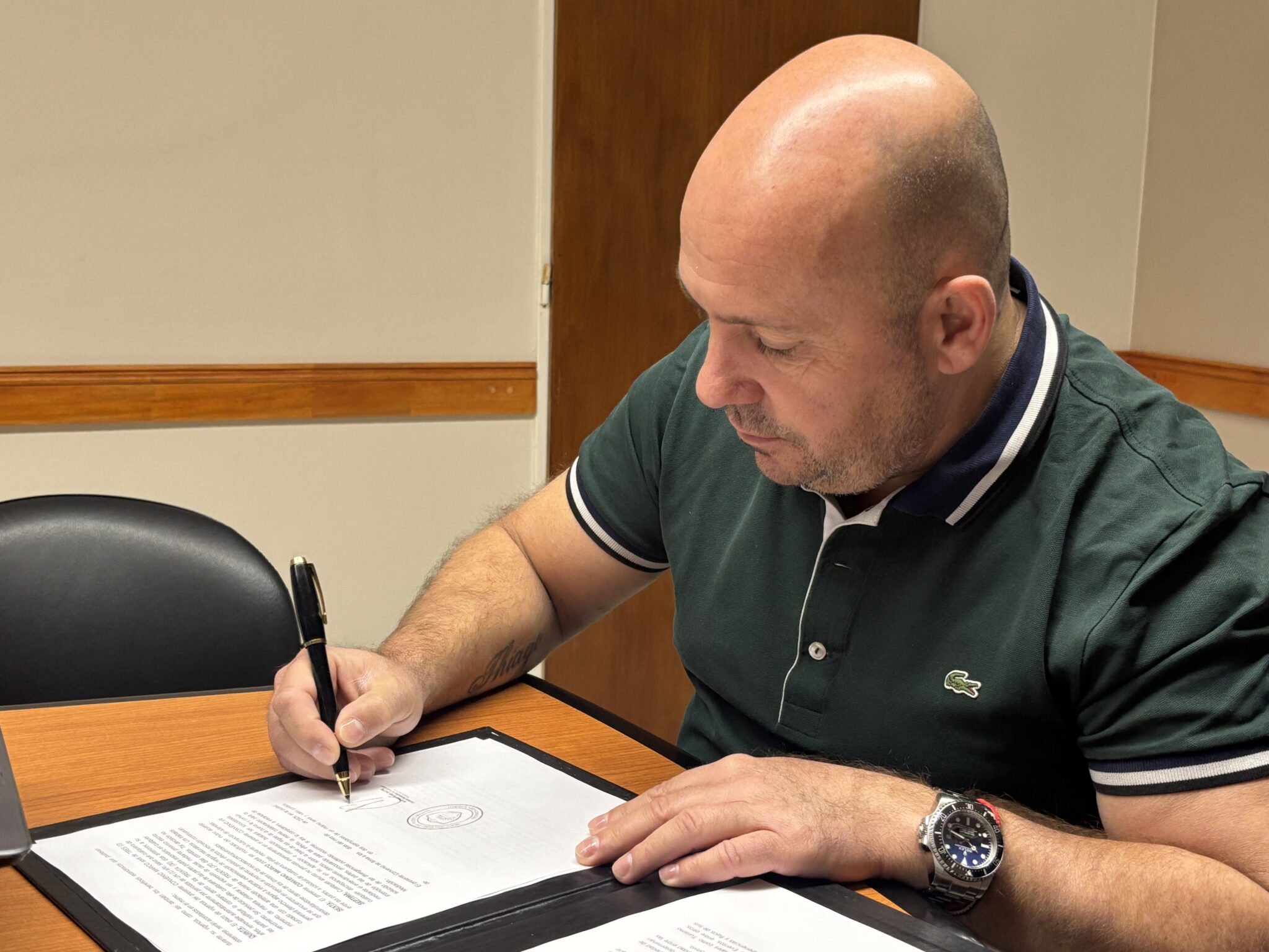 Puerto Madryn y Luján de Cuyo firmaron un convenio para fortalecer el turismo y el deporte