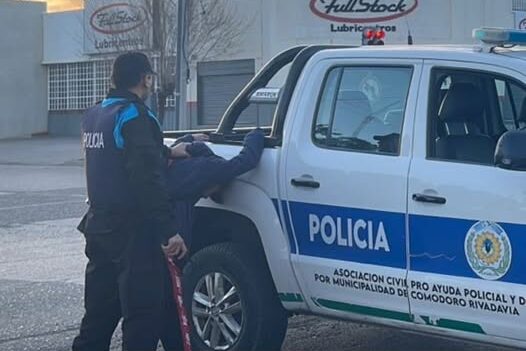 Detuvieron a un hombre que intentó robar herramientas en una obra en Comodoro