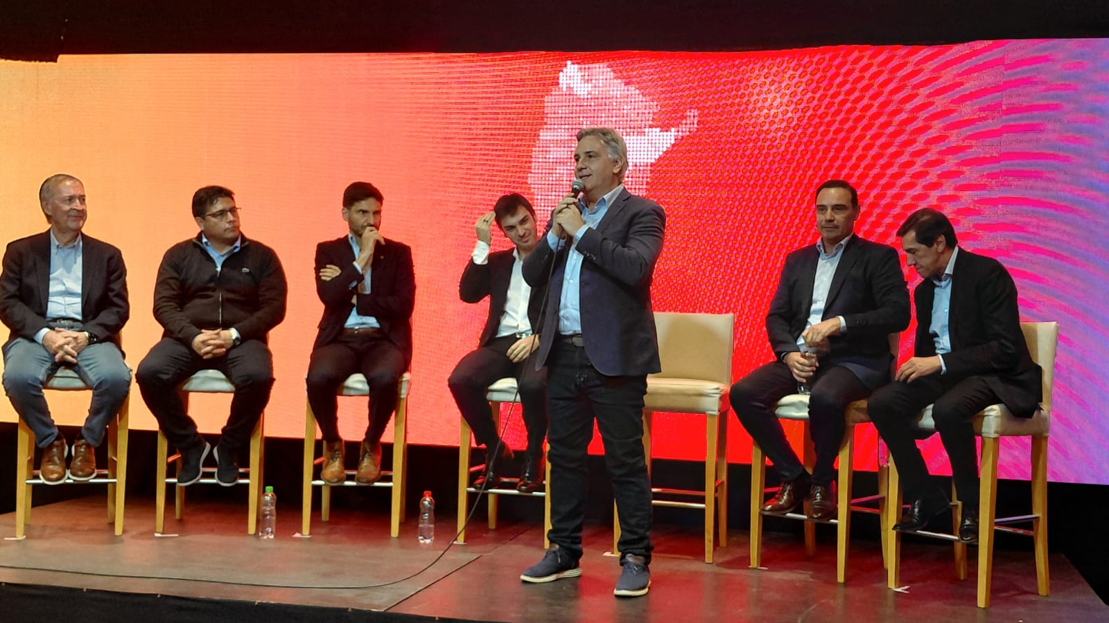 Llaryora destacó el rol productivo de Chubut y pidió respaldo para Provincias Unidas