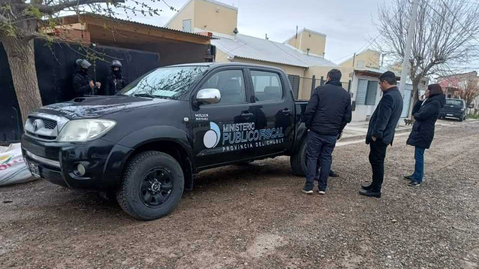 Allanamientos en Trelew por intento de robo a una financiera de Puerto Madryn
