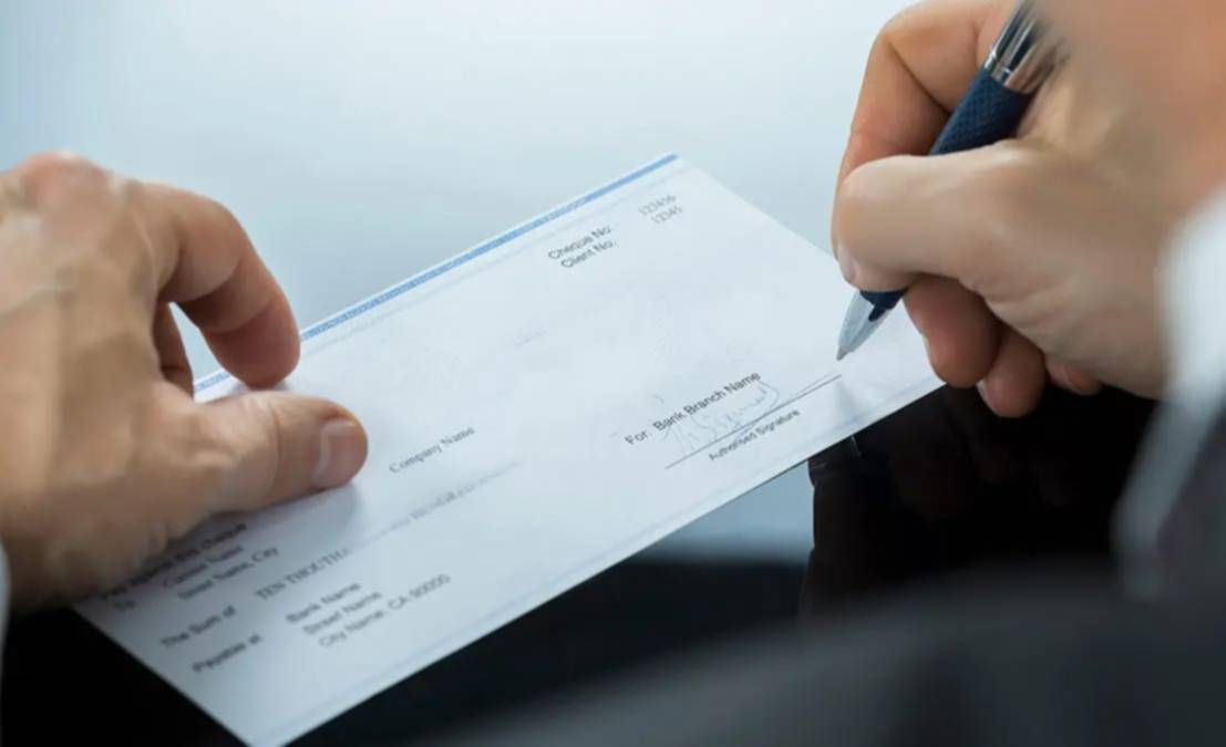 Cheques fantasmas en Madryn: la trama de una estafa que cayó por sus propias huellas