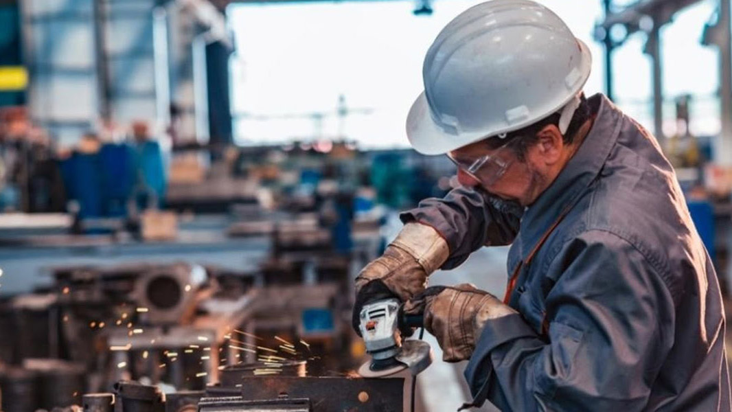 Se perdieron más de 300 empleos por día en un año y medio