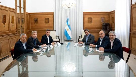 El Gobierno inició la mesa de diálogo federal con tres gobernadores afines