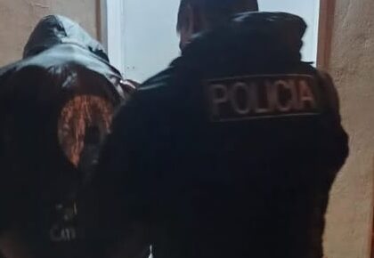 Un joven de 21 años fue detenido tras ingresar al patio de una casa