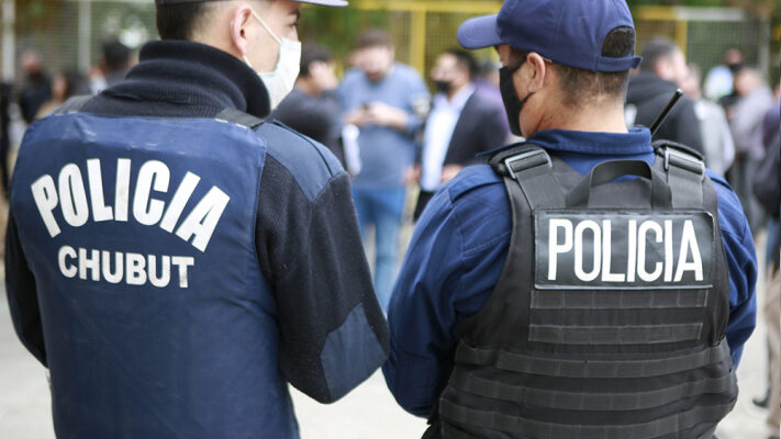 Policías del Chubut reclamaron una real mejora en sus salarios