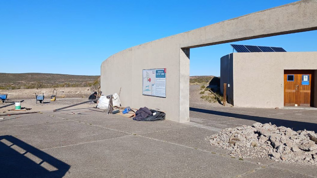 Tareas de mantenimiento en Punta Tombo de cara a la nueva temporada de pingüinos