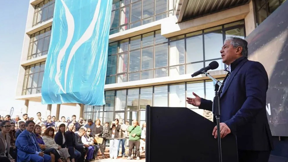 Neuquén apuesta a la formación e investigación científica en torno a Vaca Muerta