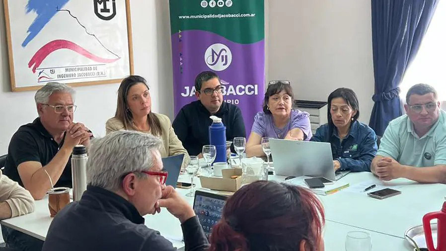 Río Negro apuesta al empleo local a través del proyecto minero Calcatreu