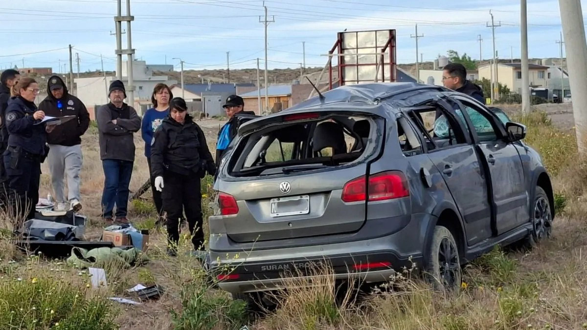 Hallan cocaína en el auto que volcó y en el que murió una mujer