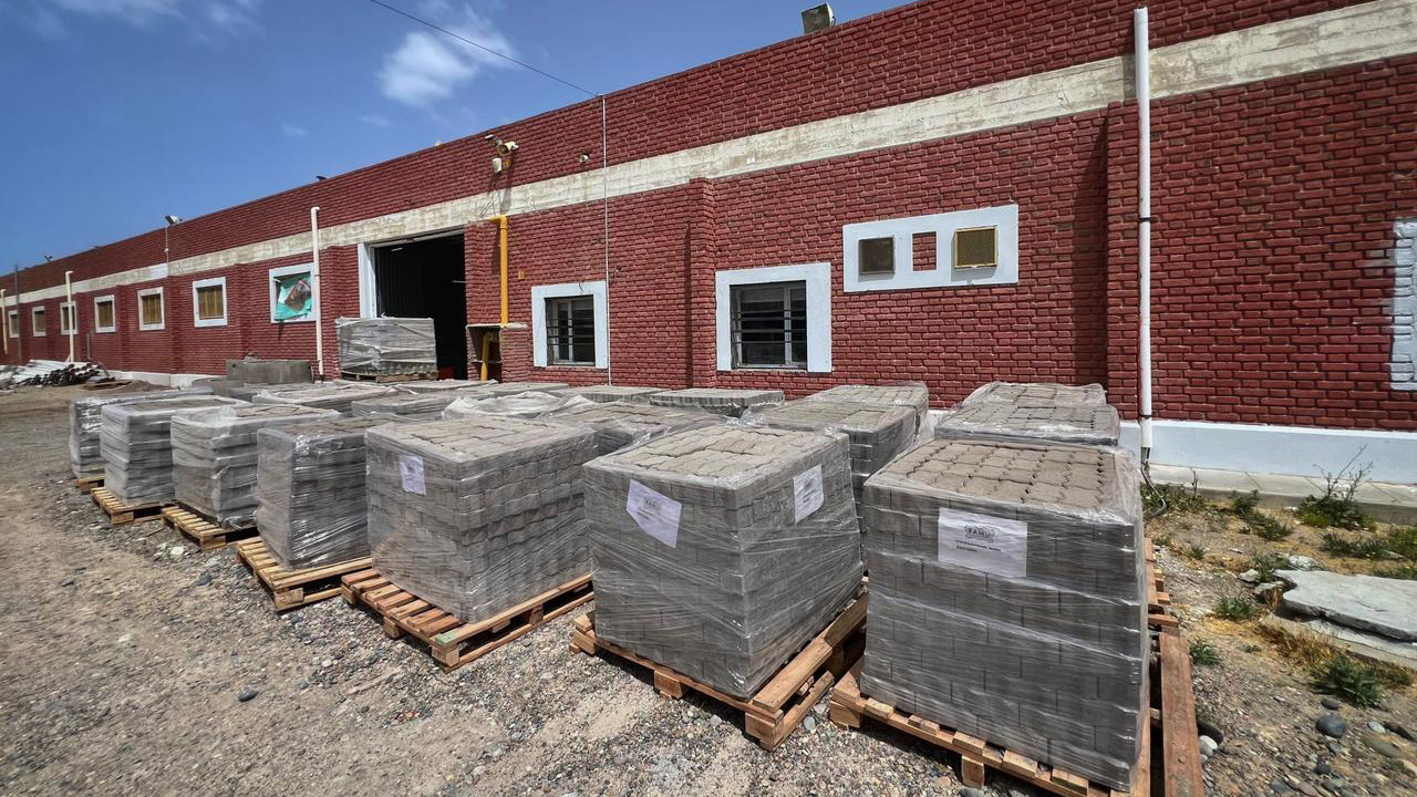 Rawson produce 2.000 adoquines diarios en su planta municipal