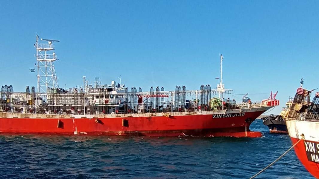 Puerto Deseado activa su economía con el inicio de la temporada del calamar