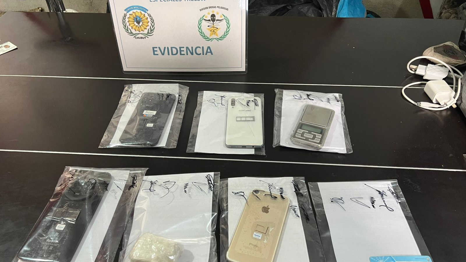 Desbarataron puntos de venta de drogas en Trelew