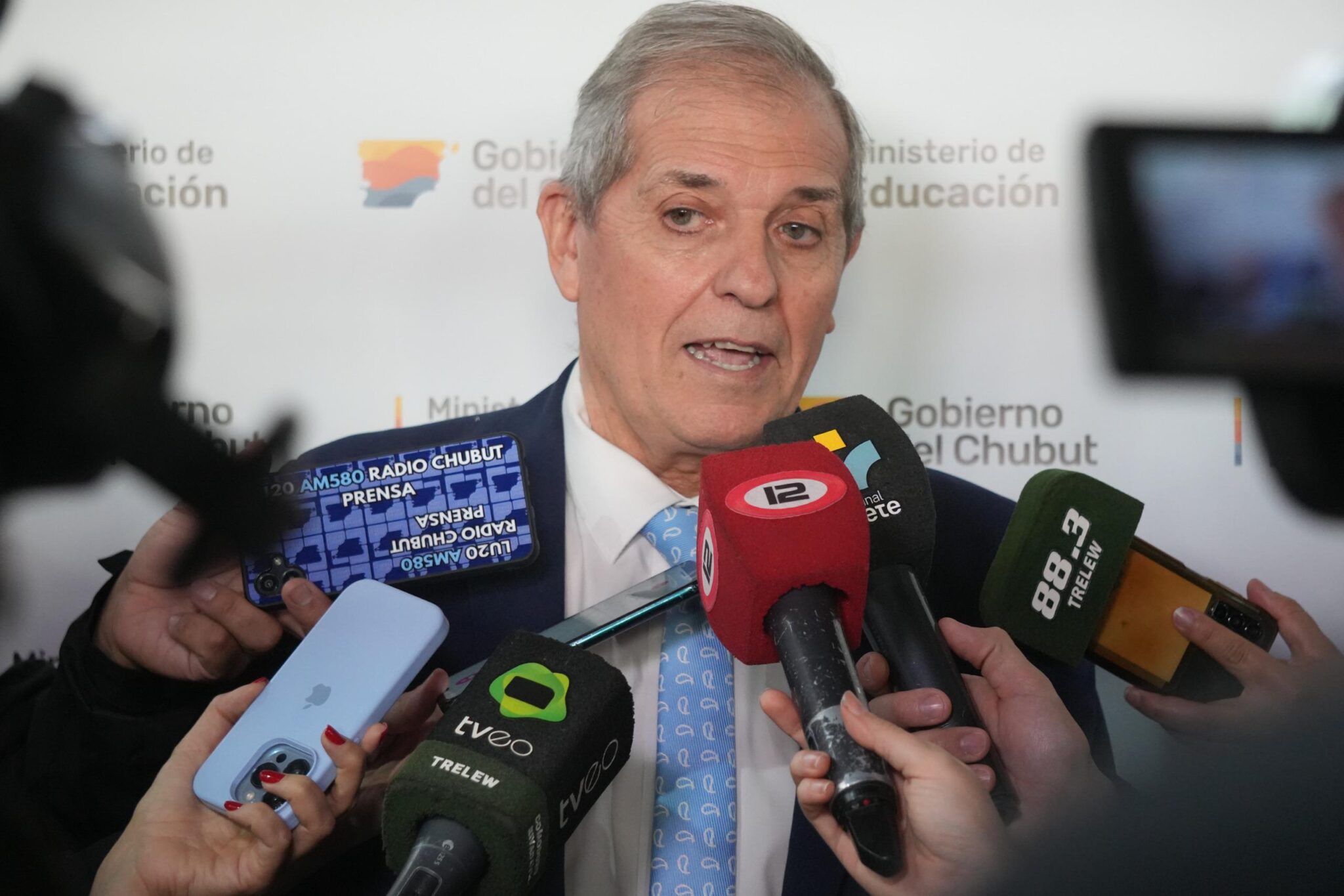 Frente a la posibilidad de un paro docente, Chubut dará un bono extra de 250 mil pesos