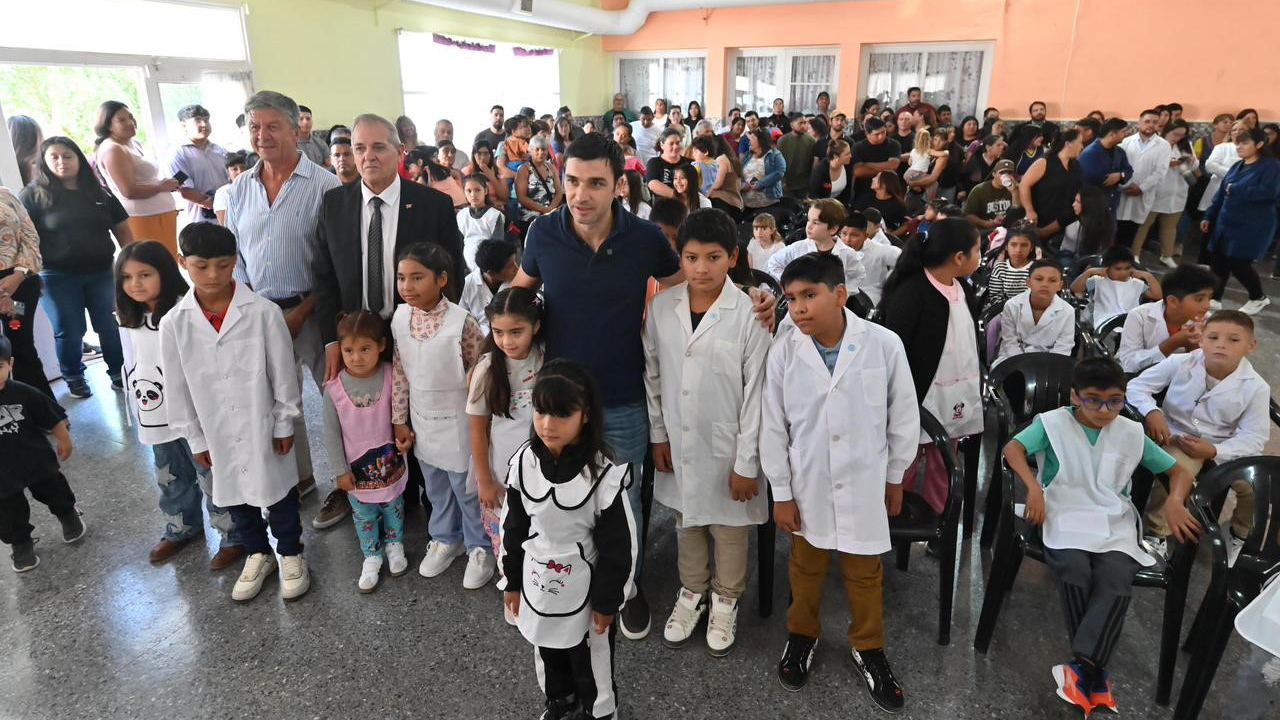 Torres inauguró el Ciclo Lectivo 2026 en Camarones