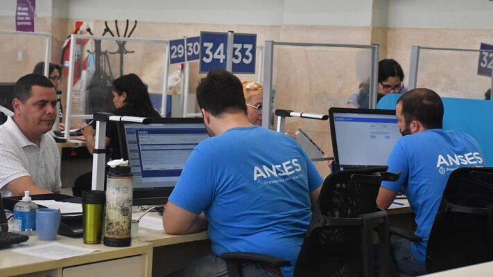 El Gobierno lanzó un plan de retiro voluntario para empleados de ANSES