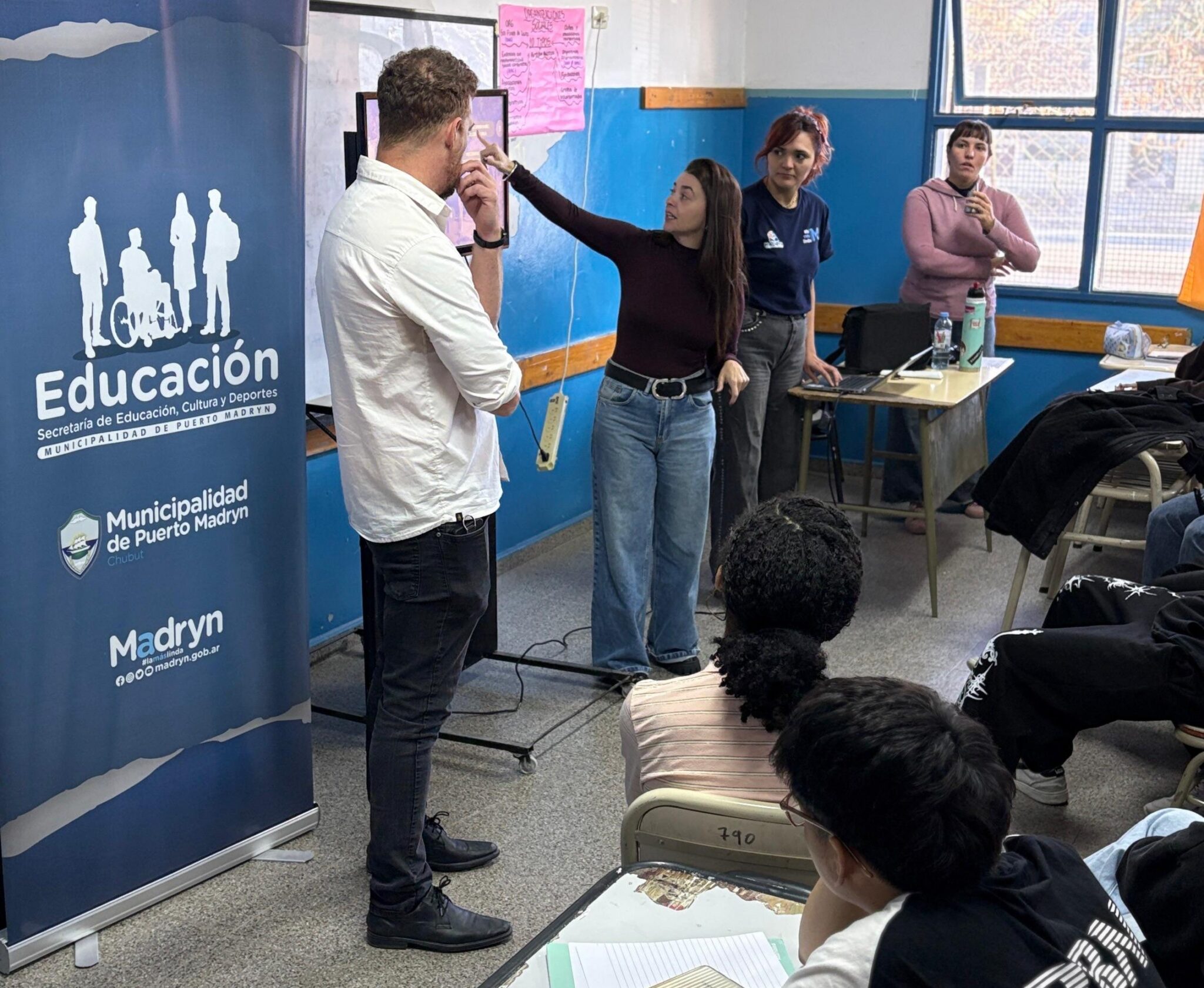 Comenzó en Madryn la Expo Itinerante Universitaria por las escuelas secundarias