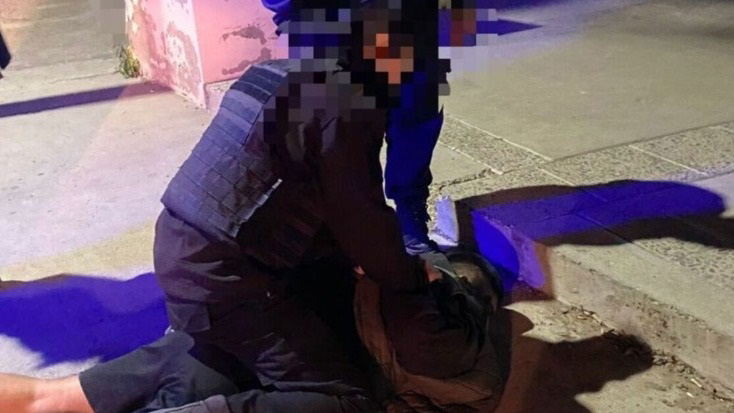 Escapó de una comisaría de Trelew, dejó esposado al guardia y fue recapturado