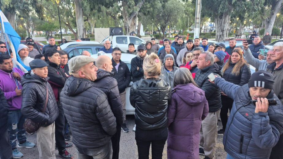 Taxistas y remiseros rechazan la regularización de aplicaciones de transporte