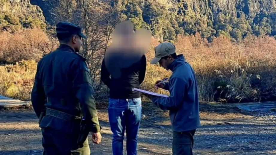Multan a turistas brasileños por ingresar a un área restringida del parque Nahuel Huapi
