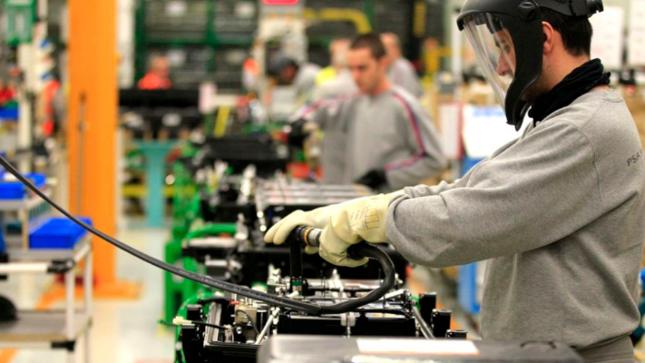 La actividad económica cayó 0,5% mensual en mayo