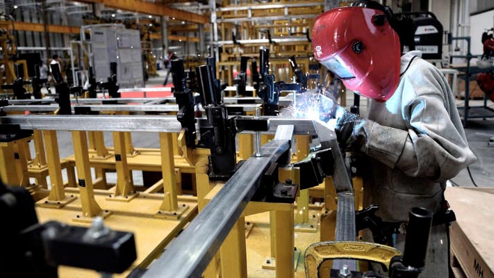 La industria registró en mayo una nueva caída