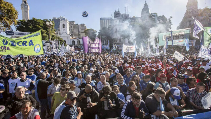 CGT, CTA y movimientos sociales marcharán al Congreso junto a los jubilados