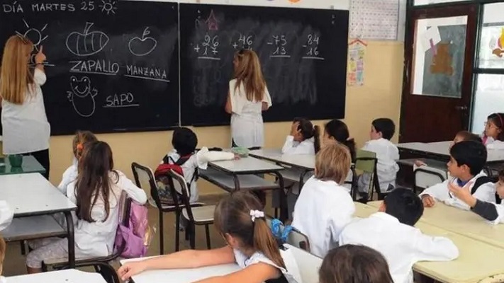 Revelador informe sobre «la trayectoria profesional docente en Argentina»