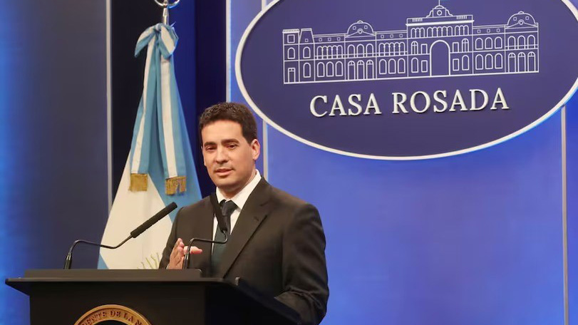 El vocero presidencial admitió que el Gobierno desvió fondos para maquillar el “equilibrio fiscal”