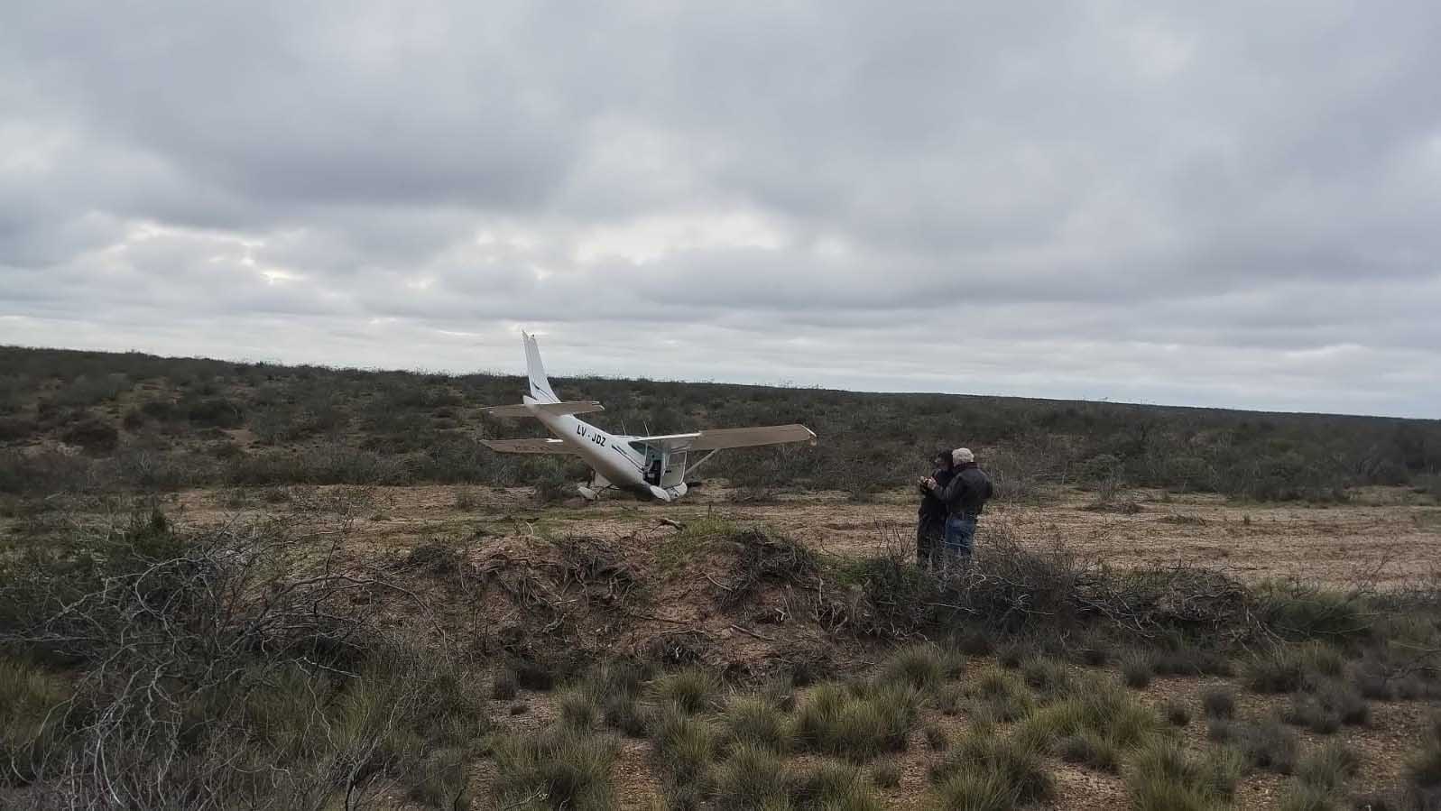 Aterrizaje de emergencia a la vera de Ruta 3